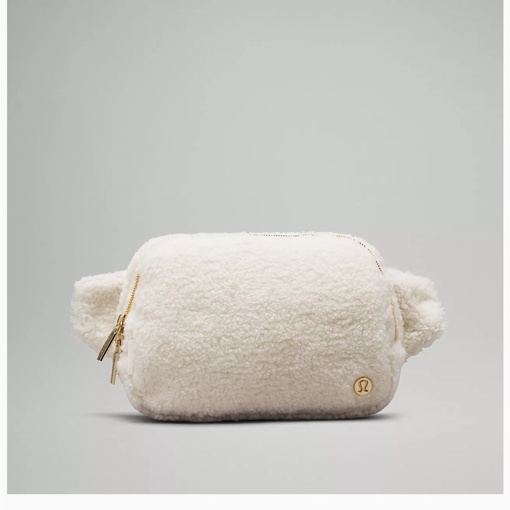 NWT Lululemon Everywhere Belt Bag 2L Fleece White Opal/Gold New